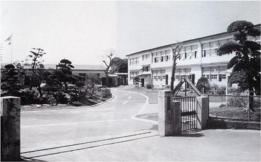 新島小学校